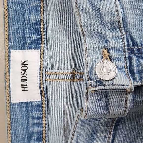 Hudson Natalie Mid Rise Boyfriend Crop Jean in Norah. - Picture 6 of 8